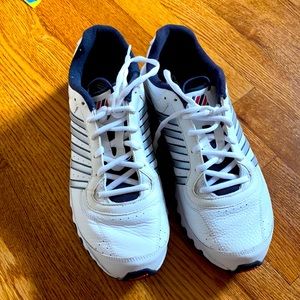Mens size 11 white kswiss
